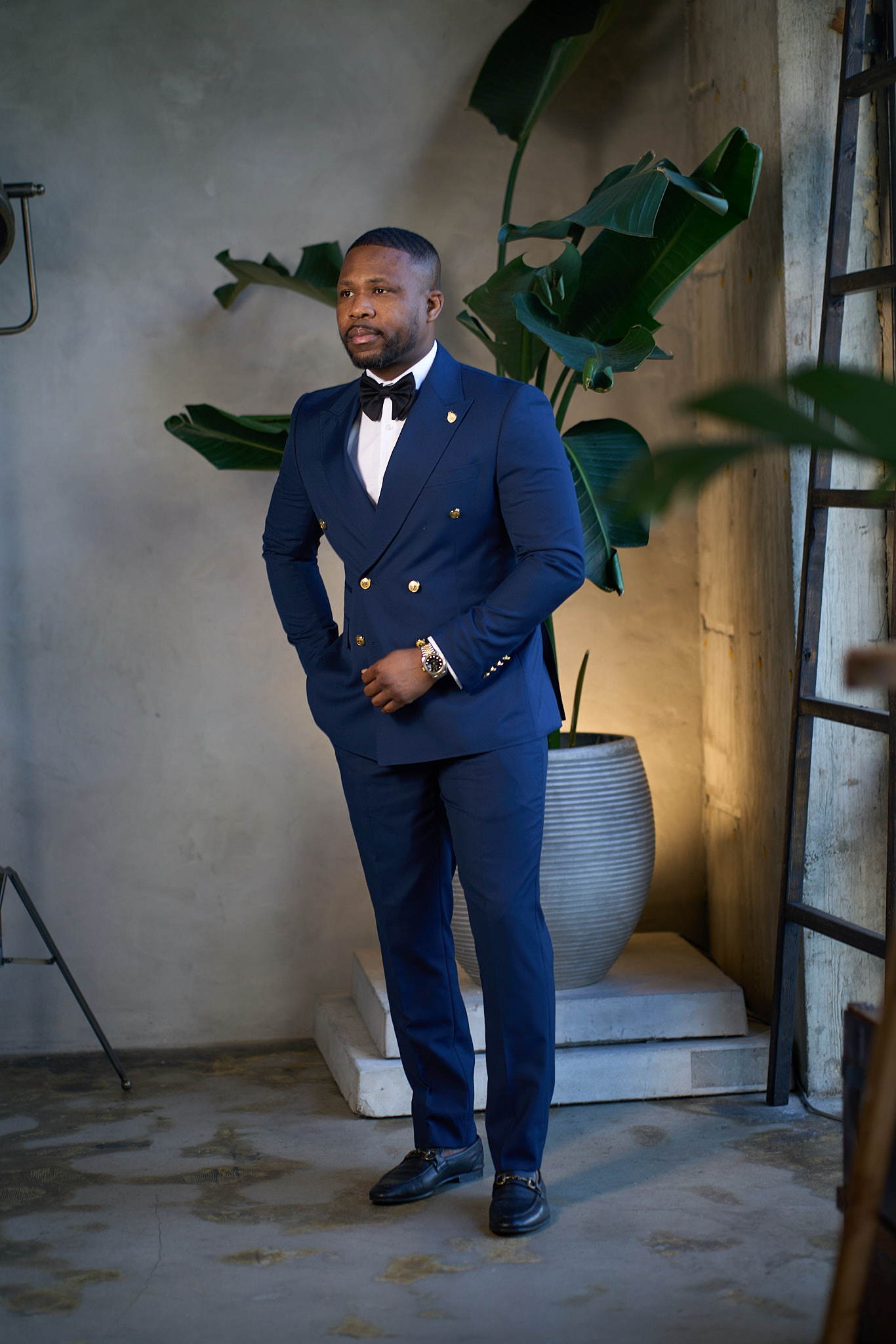 green emerald velvet dress Peak Lapel Slim Fit Gold Patterned Navy Blue Men Party Blazer | Wessi   Wessi
