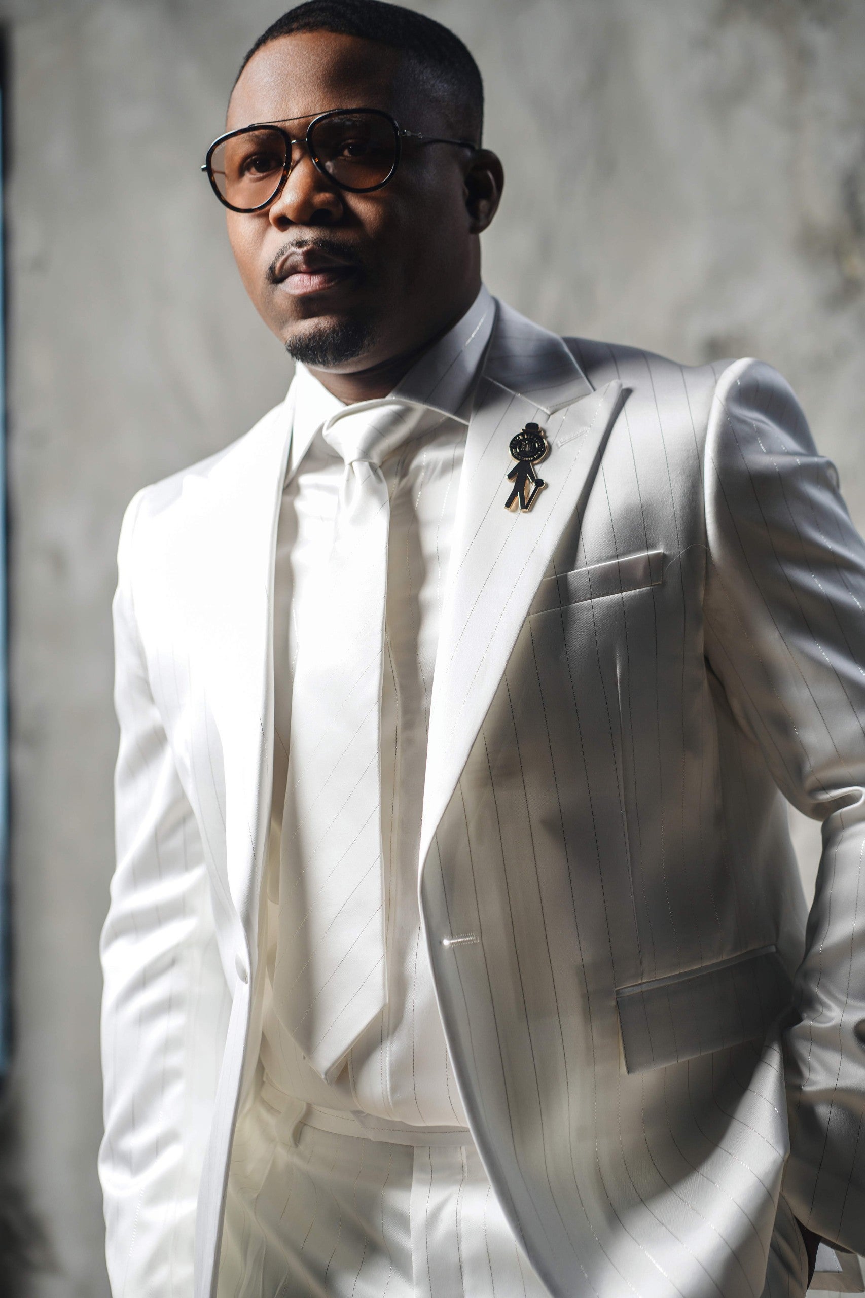 NEW Monochromatic White Pinstripe Suit Set | Richmenlooks