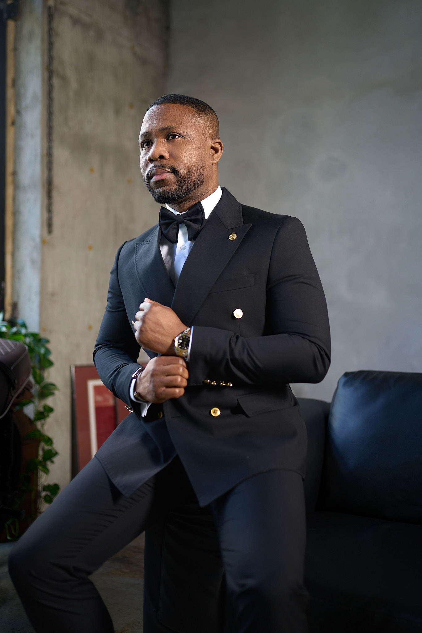 Groomsmen: Black Gold Double Breasted Suit Richmenlooks