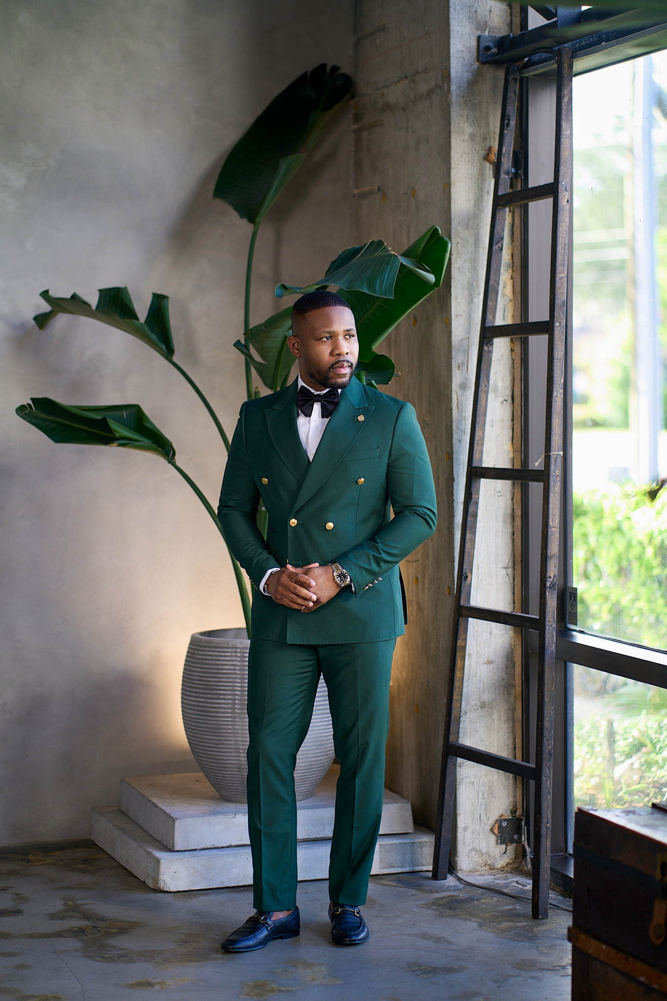 Groomsmen: Hunter Green Gold Double Breasted Suit | Richmenlooks